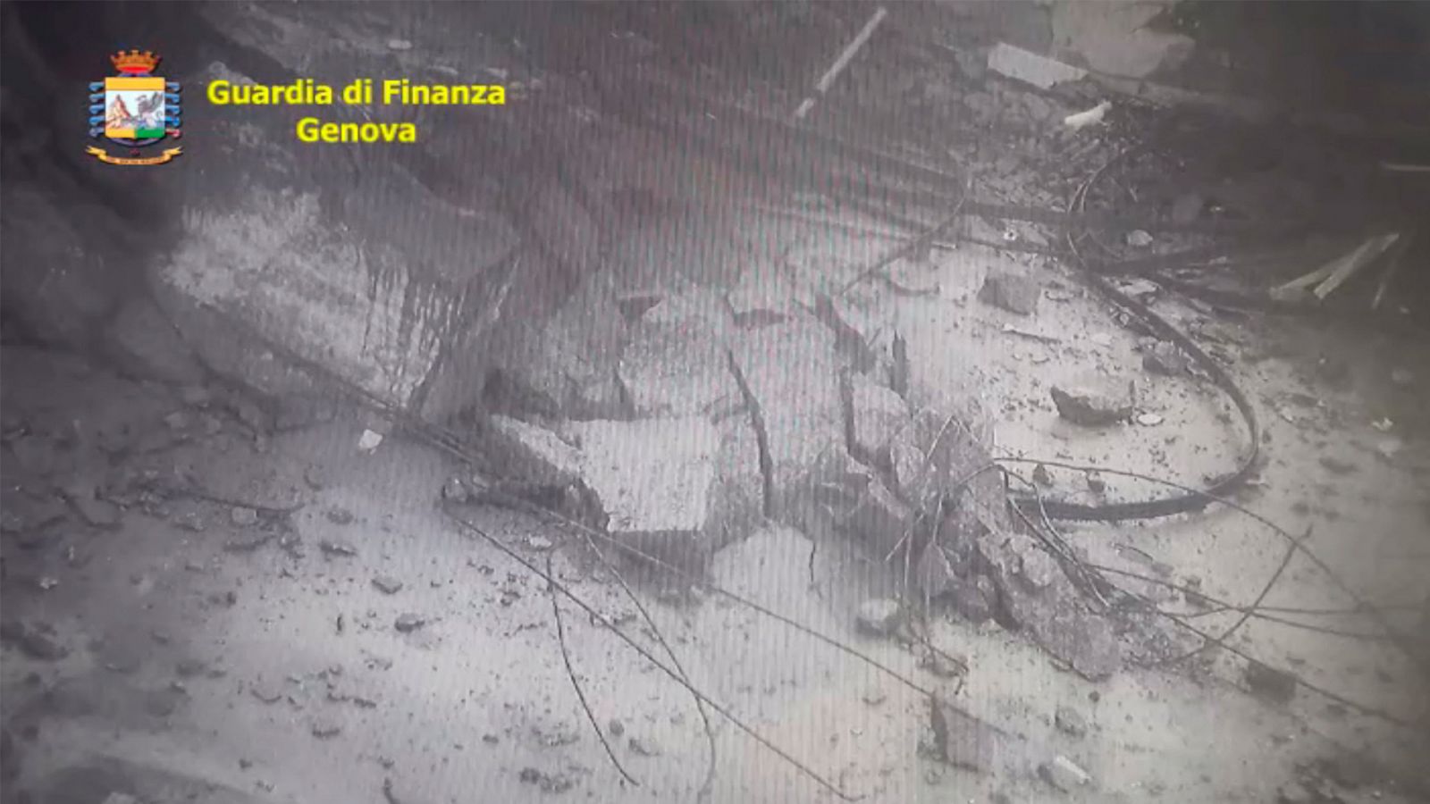Telediario 1: Salen a la luz nuevas imágenes de derrumbe del puente Morandi | RTVE Play