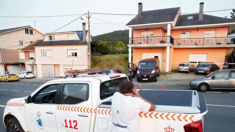 En Cabana de Bergantiños aún ondean las banderas a media asta y es día de luto oficial por el asesinato de Ana Belén Varela. El acusado del crimen machista disparó varias veces a su mujer, de 52 años, con un arma para el que no tenía licencia.