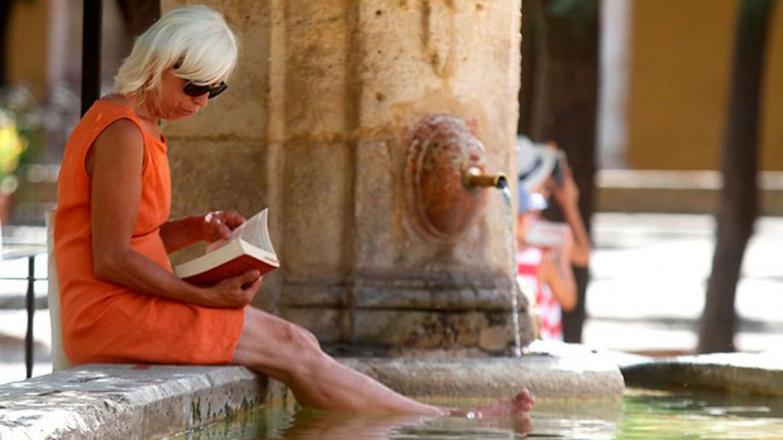 El tiempo: Cáceres, Ourense y Pontevedra estarán en riesgo por calor, con máximas de 38 grados | RTVE Play