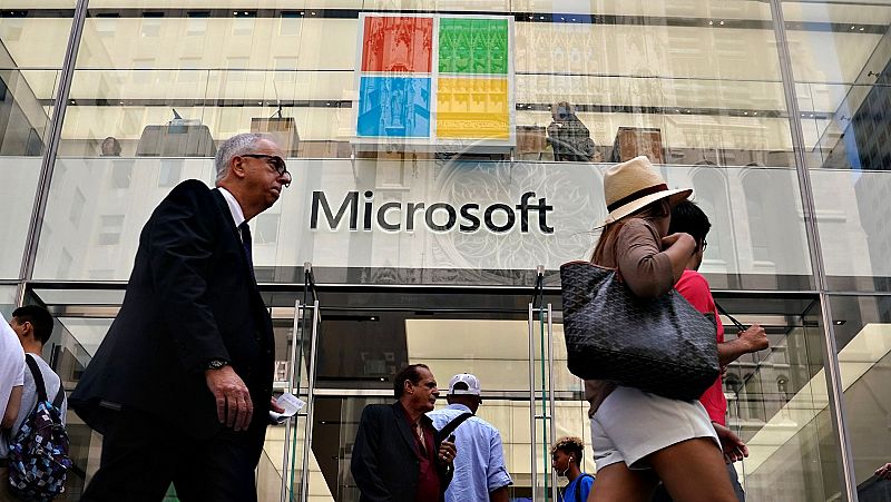 Microsoft elimina cinco sitios web falsos creados por piratas informáticos de Rusia