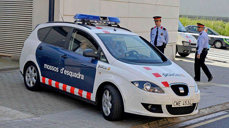 Los Mossos detienen a un hombre de 27 años acusado de matar a su pareja, de 35, en Barcelona