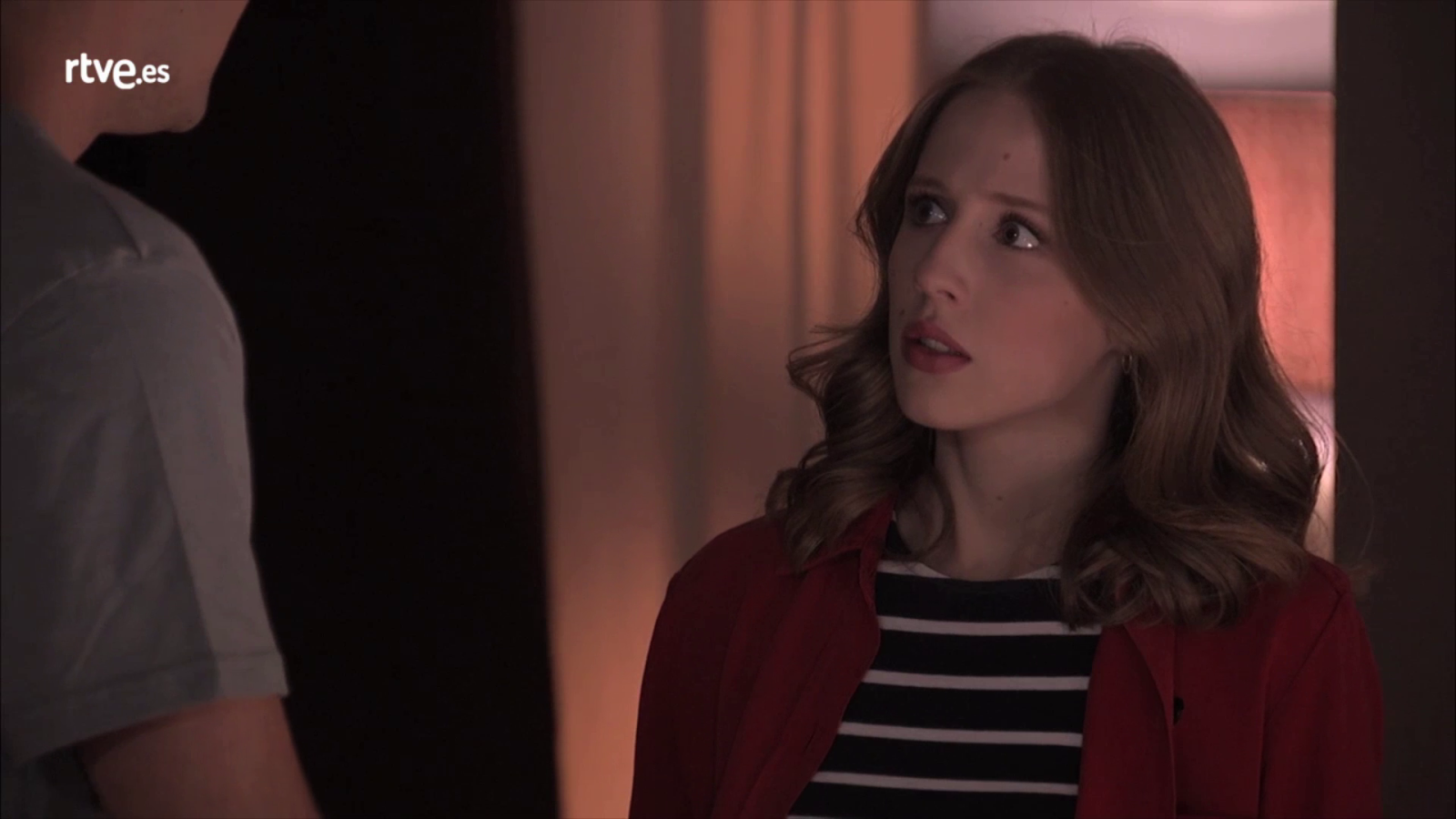 Servir y proteger - Julio sufre un ataque bipolar