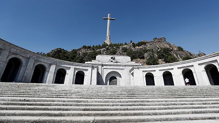 El Gobierno aprueba el decreto ley para exhumar a Franco