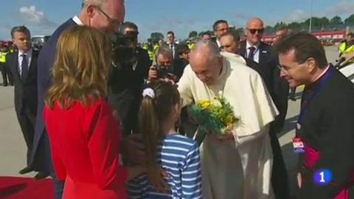 Telediario 1 - El papa visita Dublín, un viaje marcado por los abusos sexuales del clero irlandés a menores durante décadas