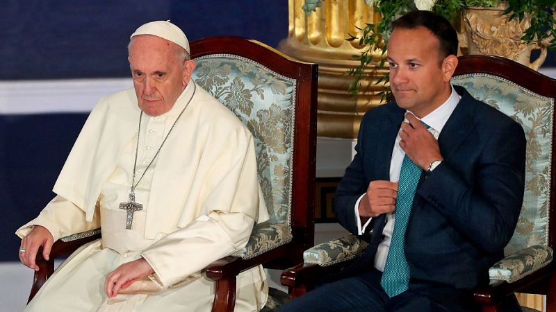 El papa admite en Irlanda el fracaso de la Iglesia ante los "crímenes repugnantes de los abusos" sexuales a menores