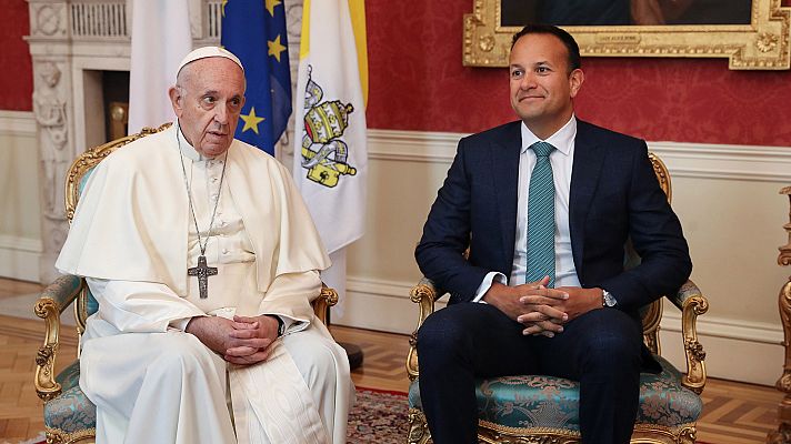 Telediario 1 - El papa reconoce el fracaso de la Iglesia irlandesa en afrontar adecuadamente los "crímenes repugnantes de los abusos" a menores