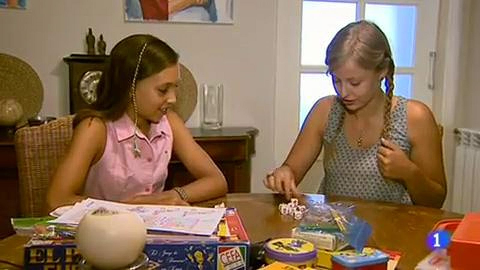 Telediario 1: El programa AuPair permite a jóvenes de diferentes partes del mundo vivir con una familia de otro país durante una temporada  | RTVE Play