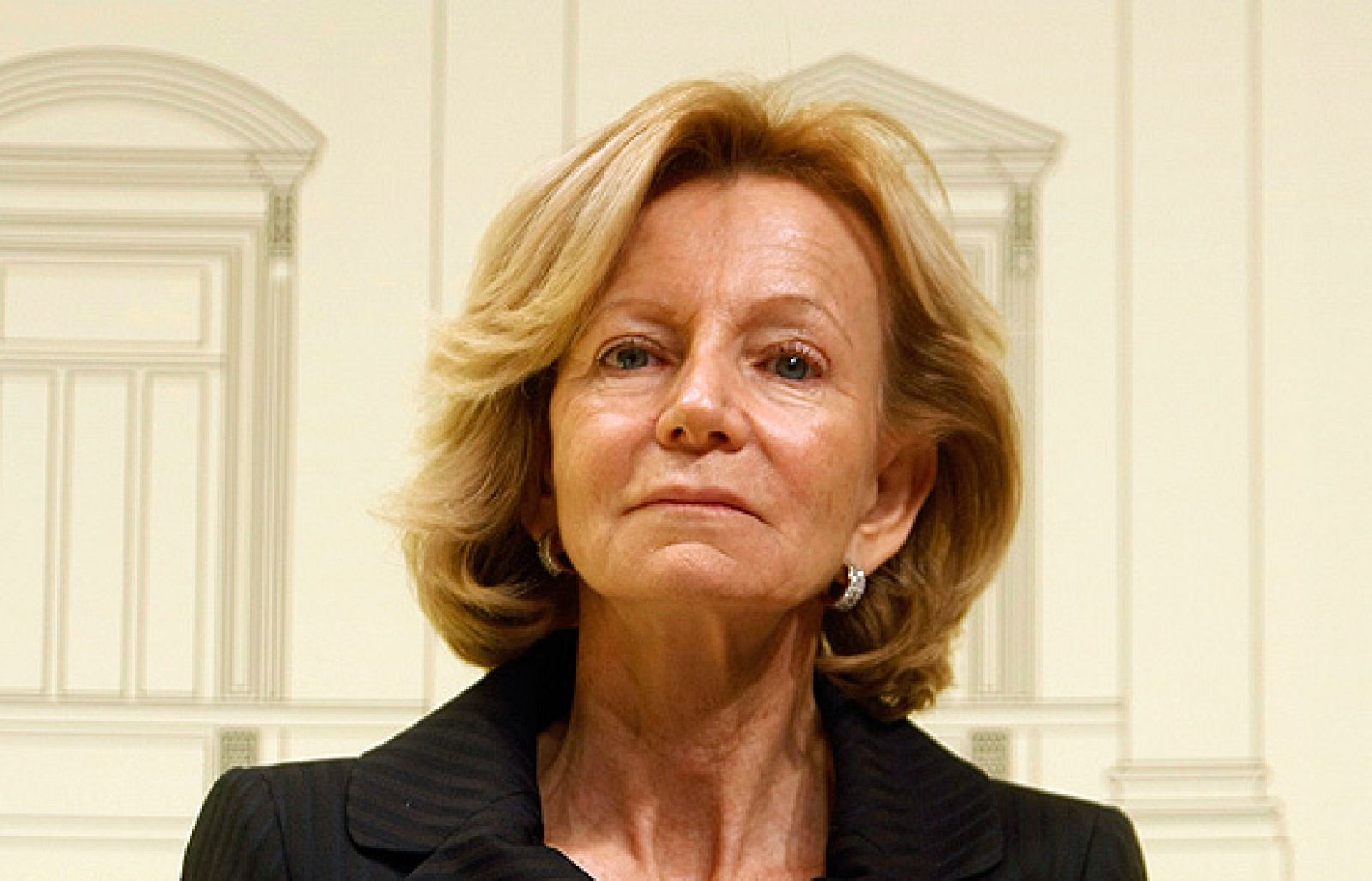 Elena Salgado sustituye a Solbes en la cartera de Economía y Hacienda | Ver