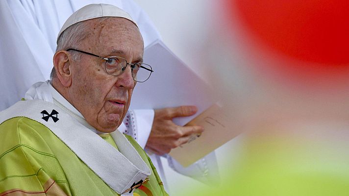 Telediario 1 - El papa Francisco pide perdón por los abusos en Irlanda