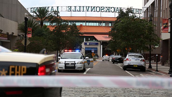 Dos muertos y 11 heridos en un tiroteo en Jacksonville