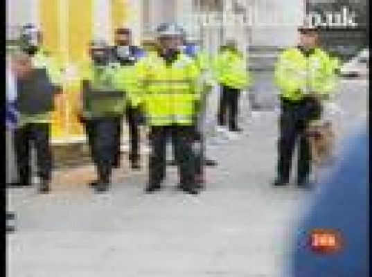 Agresión policial en Reino Unido