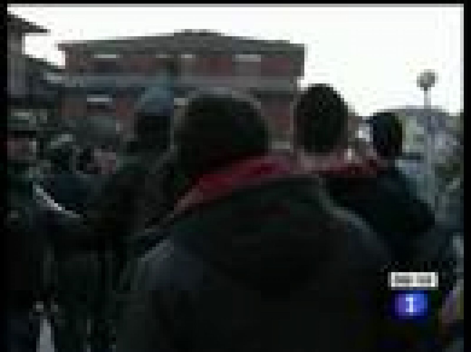 Búsqueda a contrarreloj entre los escombros en Italia