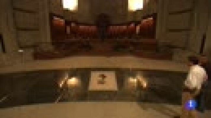 Telediario 1 - El Gobierno espera completar la exhumación de Franco en tres meses