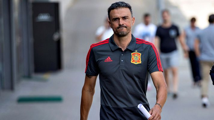 Telediario 1 - Luis Enrique a TVE: "Vamos a ser una selección que tenga más el balón que su rival"