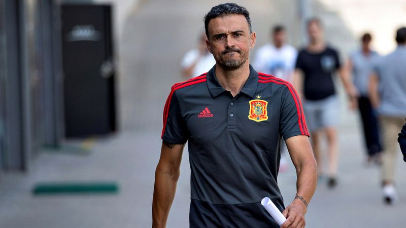 El nuevo seleccionador nacional, Luis Enrique, negó haber querido hacer una "revolución" con su primera lista de convocados, pero sí vio "necesario evolucionar el estilo".