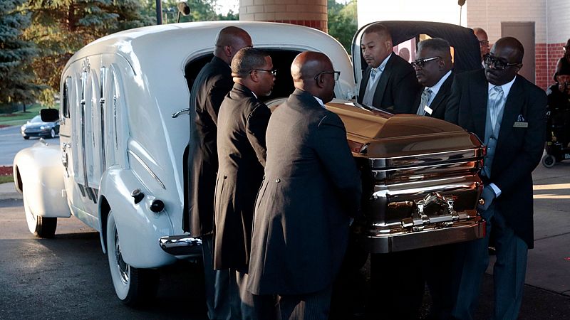 Aretha Franklin es enterrada en Detroit con un histórico funeral