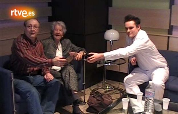 Amar en tiempos revueltos - Pelayo y Hortensia en Radio Naciona