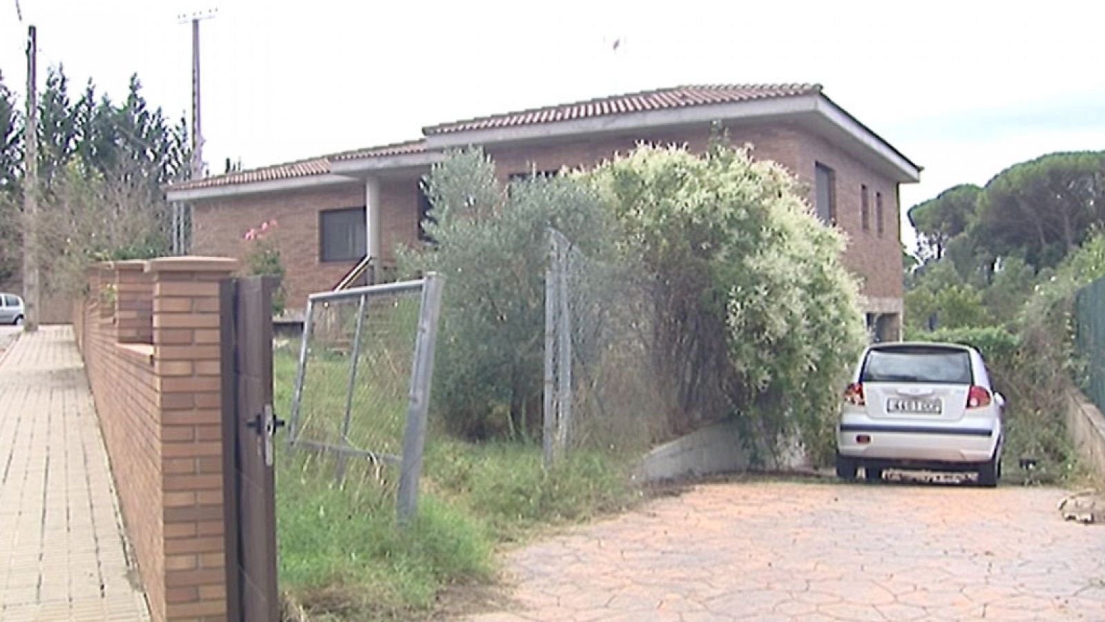 Sin programa: Los Mossos encuentran el cadáver de una mujer desaparecida en el garaje de su casa en Sils (Girona) | RTVE Play