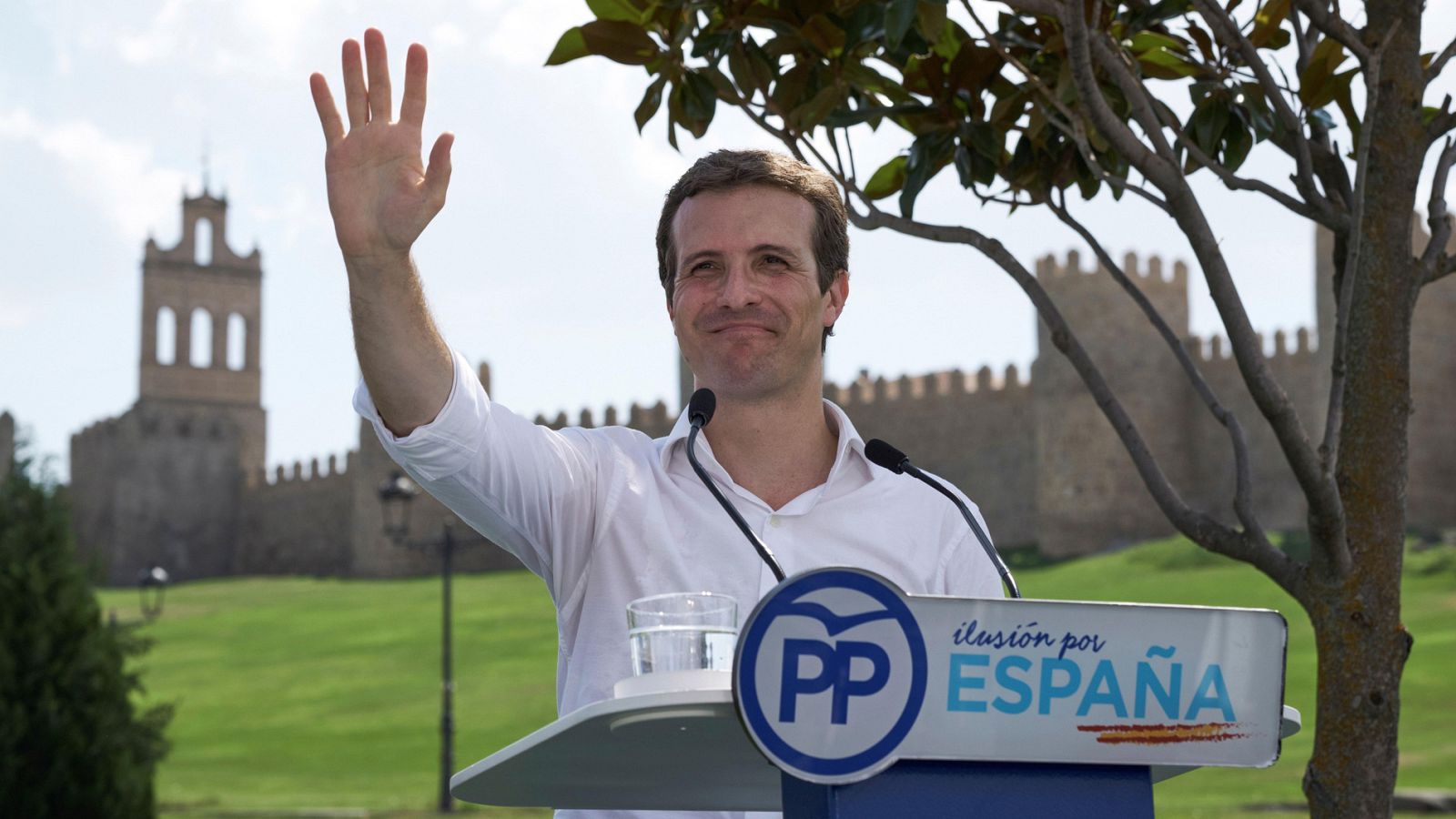 Casado anuncia que el PP presentará una "ley de concordia" que "reivindique la transición constitucional"