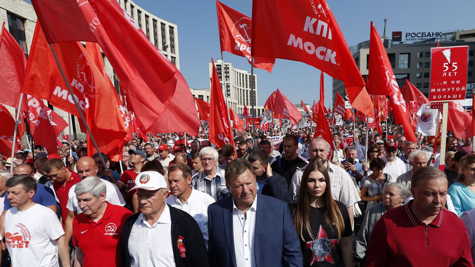 Telediario 1: Miles de personas protestan en Moscú contra la reforma de las pensiones | RTVE Play