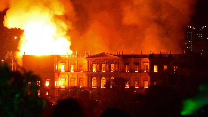 Telediario 1 - Un incendio consume el Museo Nacional de Río de Janeiro