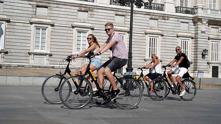 Telediario 1 - Un 5% menos de turistas extranjeros visitaron nuestro país