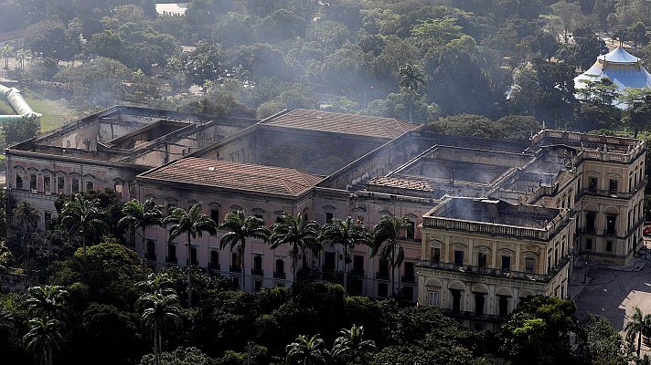 Telediario 1 - Críticas por el abandono que sufría el Museo Nacional de Río