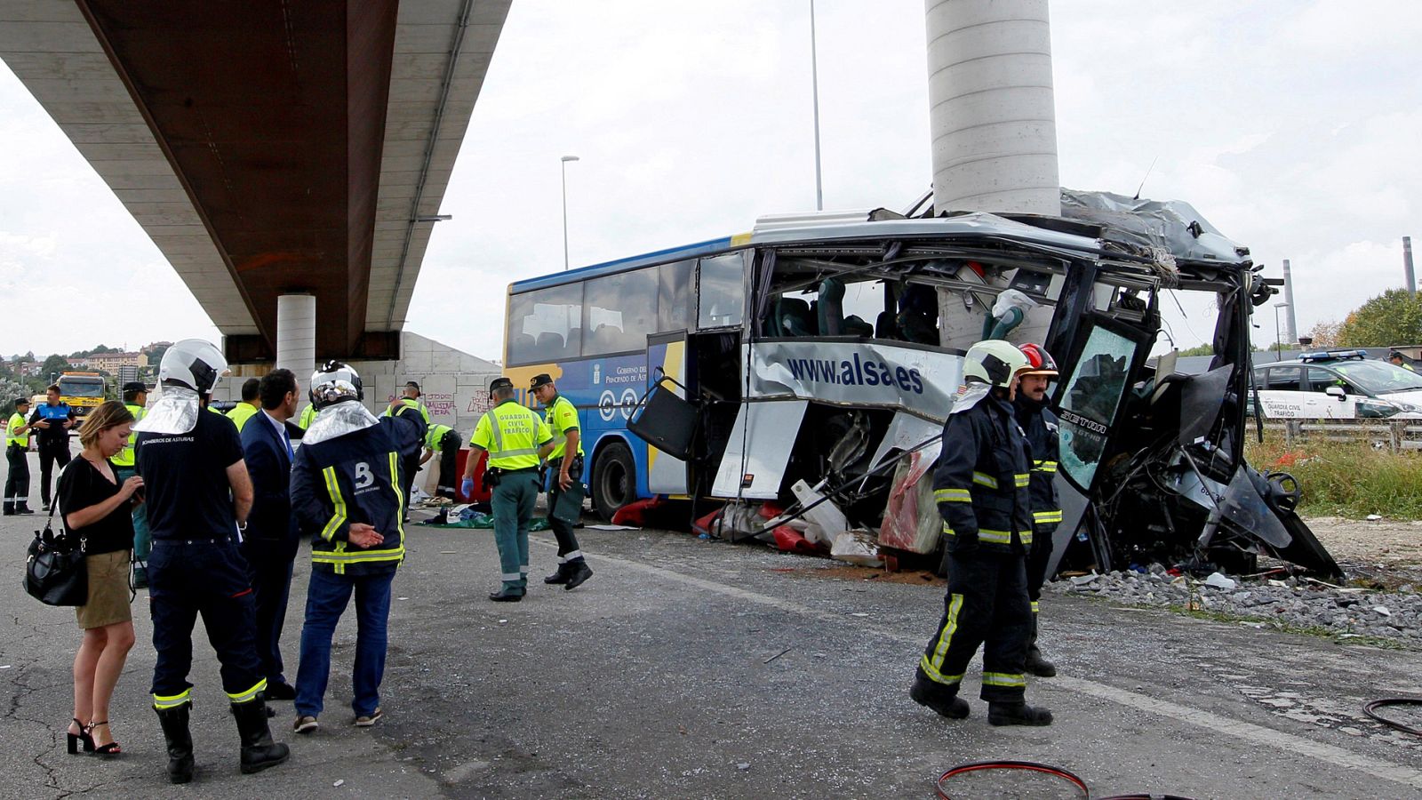 La Guardia Civil no descarta ninguna hipótesis en la investigación del accidente de Avilés