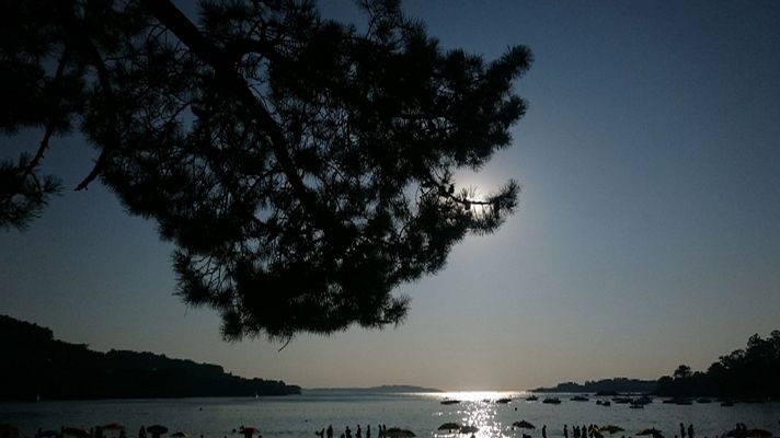 Chubascos y tormentas localmente fuertes en el litoral Cantábrico oriental, Cataluña, Baleares y este del Sistema Ibérico   