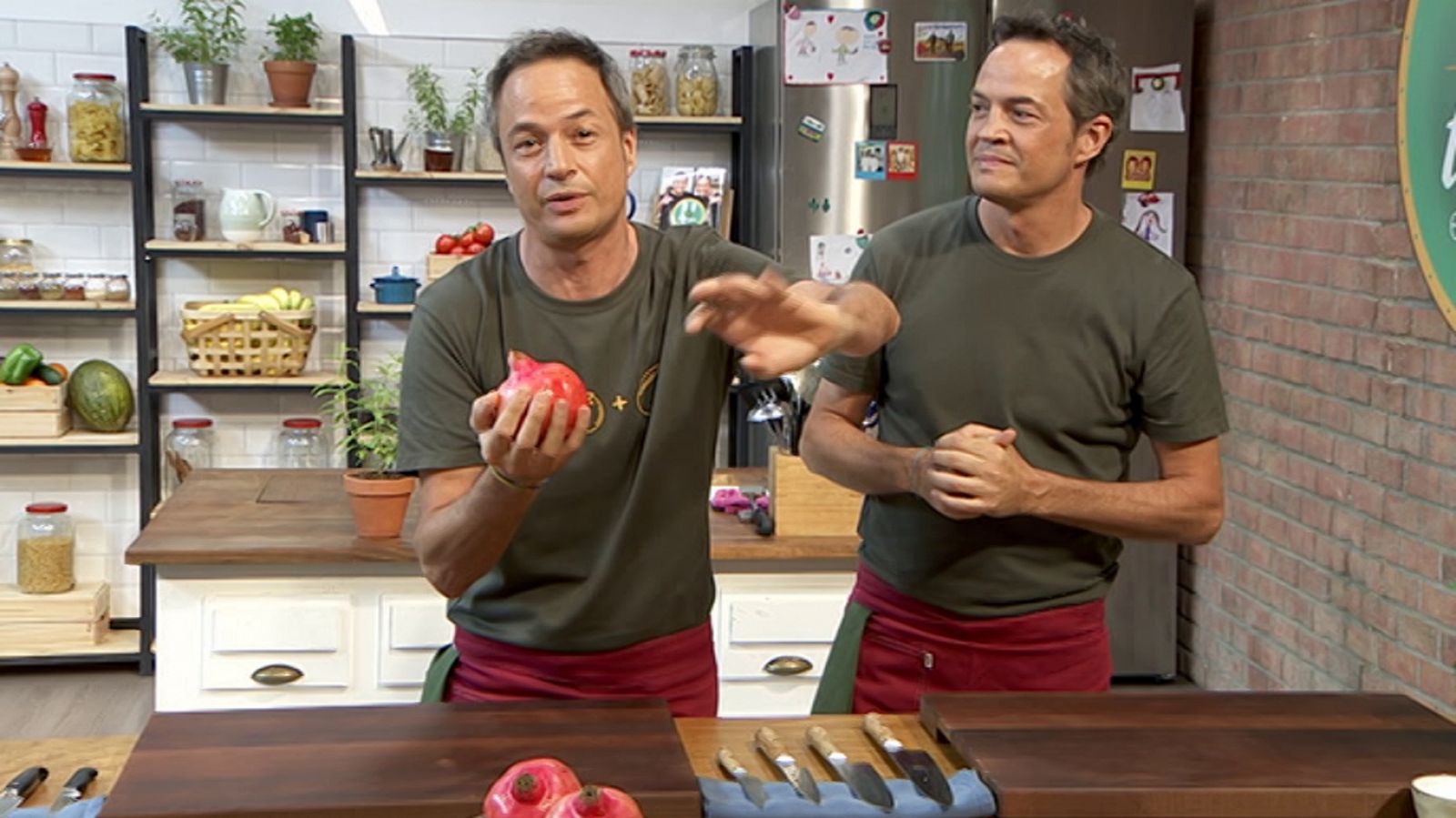 Torres en la cocina - Ensalada de alubias. Pechuga de pollo rellena - ver ahora