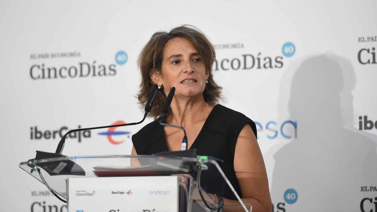 La ministra para la Transición Ecológica avanza que el precio de la luz seguirá en aumento