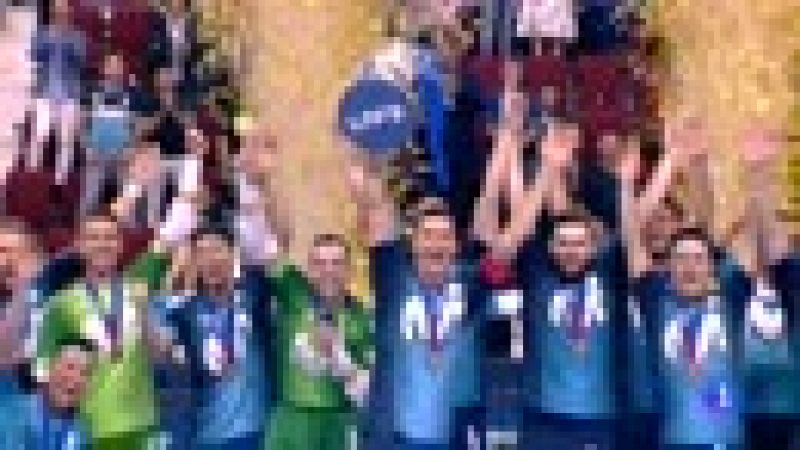 El Movistar Inter ha ganado la Supercopa de España de fútbol sala al derrotar a Jaén Paraíso Interior en la tanda de penaltis, en la que se ha impuesto por 4-3 tras el 2-2 registrado en el partido.