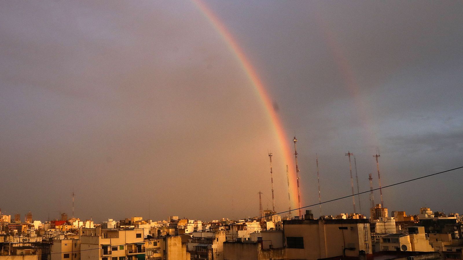 Chubascos y tormentas localmente fuertes en la Comunidad Valenciana y Baleares