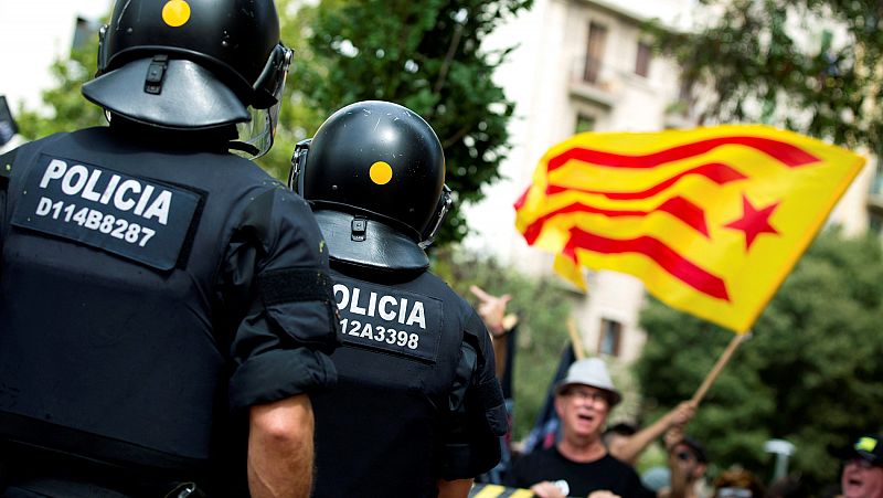 Los actos institucionales de la Diada arrancan con una controvertida marcha con antorchas