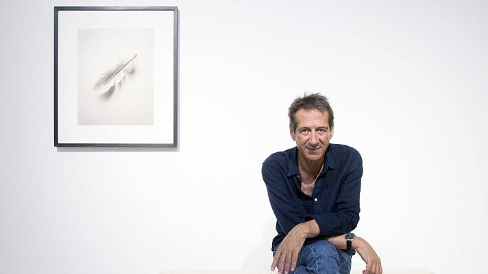 Telediario 1 - Las imágenes poéticas de Chema Madoz abren la galería Elvira González