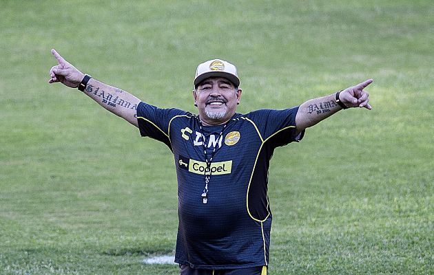 Telediario 1 - Maradona dice que el superar sus problemas con las drogas le han permitido seguir adelante.