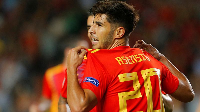 España abre hueco en el marcador con un gol de Asensio, que robó un balón y sorprendió al portero croata con un potente disparo.