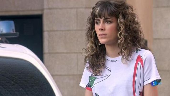 Servir y proteger - Paty pregunta a Pilar sobre su relación con David