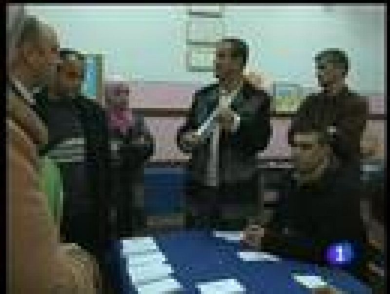 Buteflika consigue el 90% de los votos en Argelia