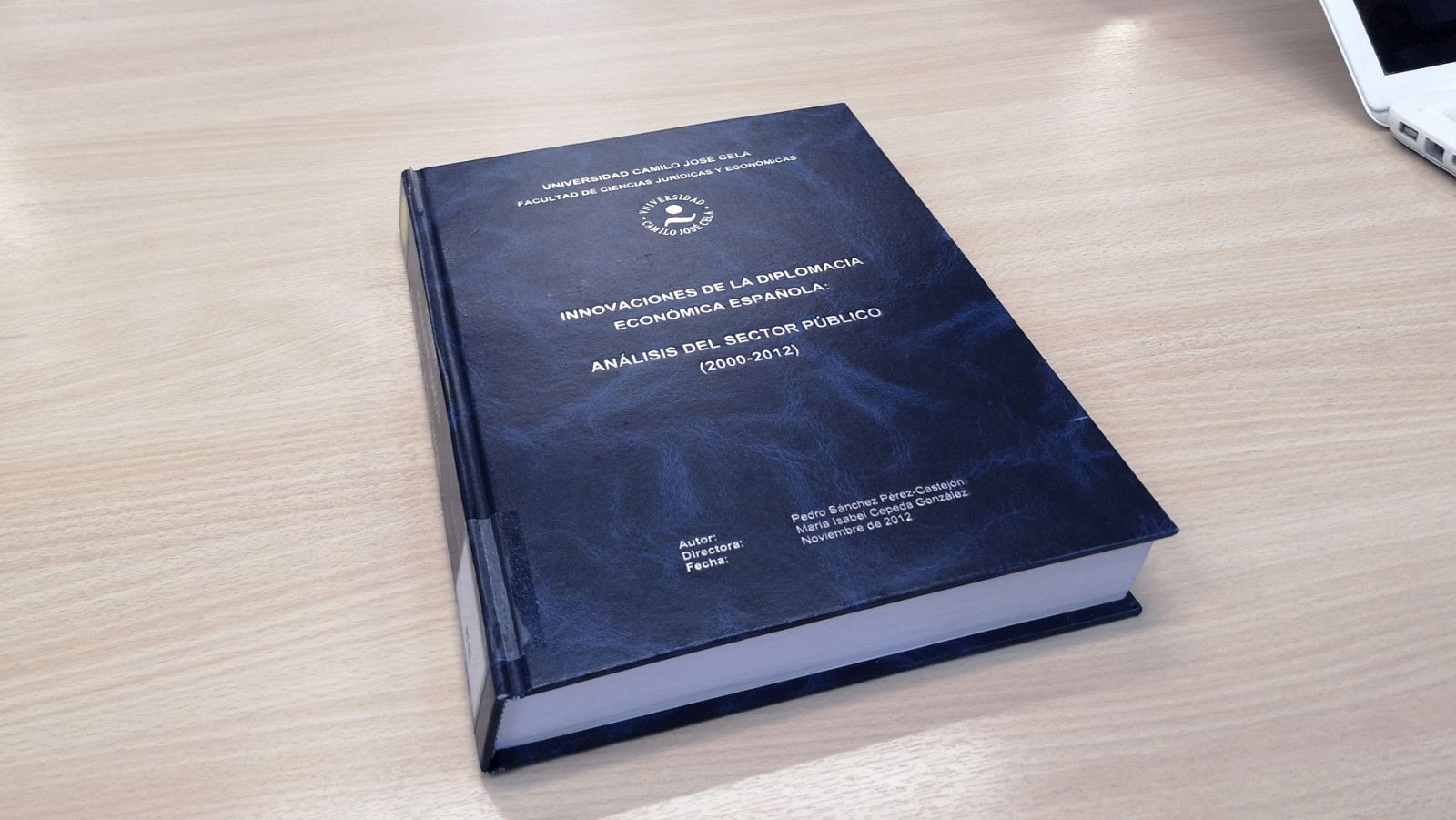 Un miembro del tribunal de la tesis de Sánchez asegura que cumplió todos los controles y que no hubo "nada extraordinario"