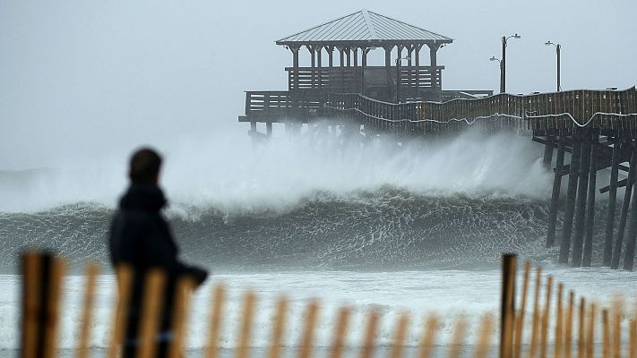 Telediario 1 - El huracán Florence comienza a dejar fuertes lluvias en la costa sureste de Carolina del Norte
