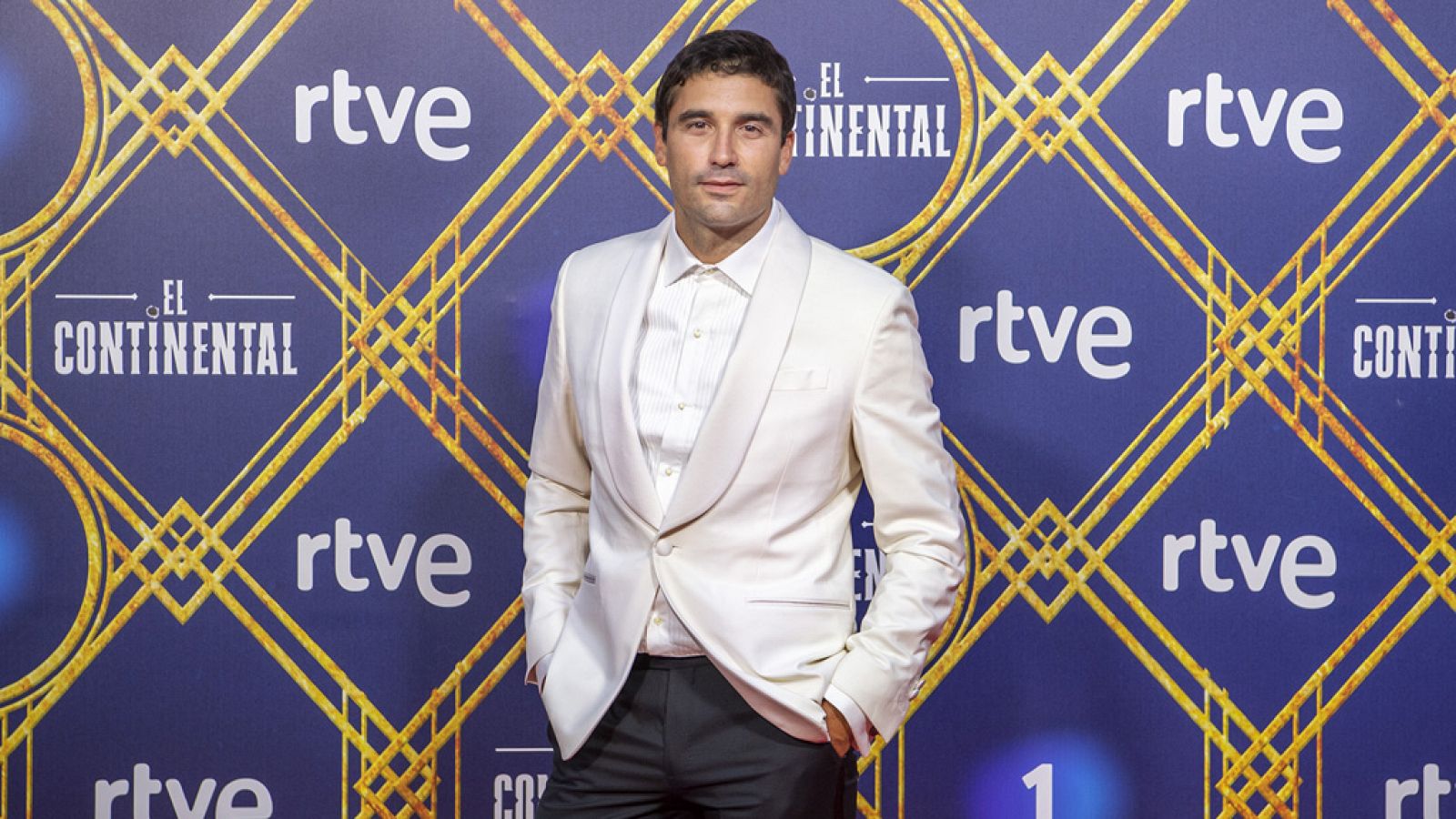 España Directo - Alex García sobre 'El Continental': "Es un ambiente muy oscuro pero los personajes le dan mucha luz"