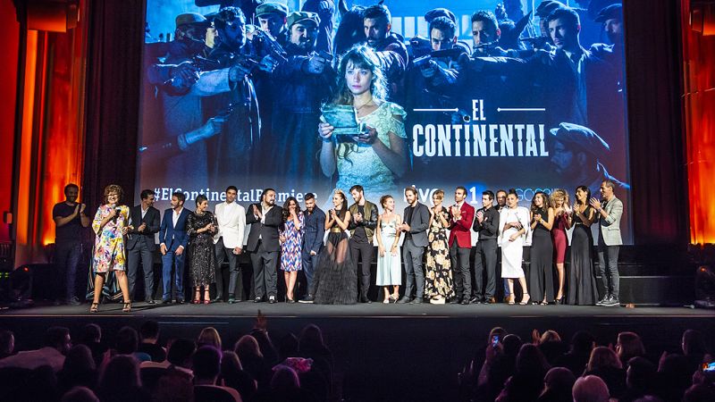 Corazn - El elenco de 'El Continental' sobre la alfombra roja de la premiere