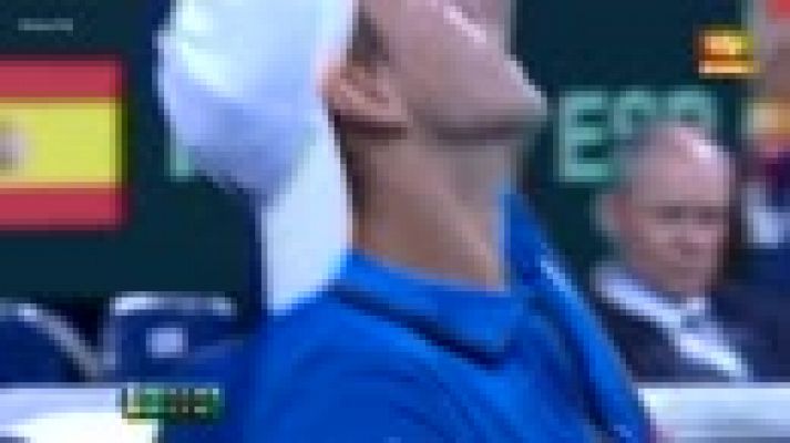 Copa Davis: Bautista se luce en la red ante Pouille