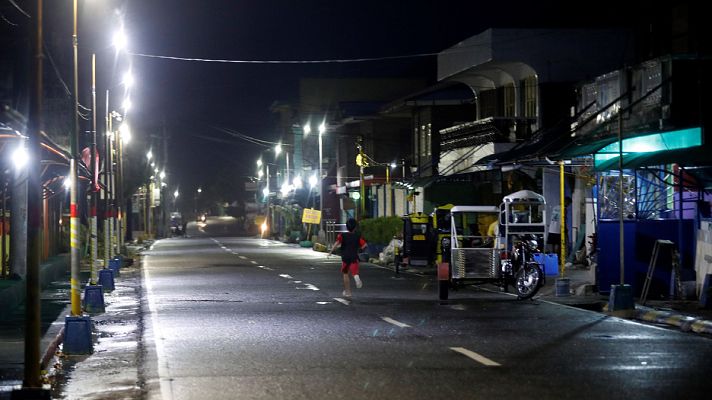 Telediario 1 - El tifón Mangkhut llega a Filipinas con ráfagas de viento de hasta 285 kilómetros por hora