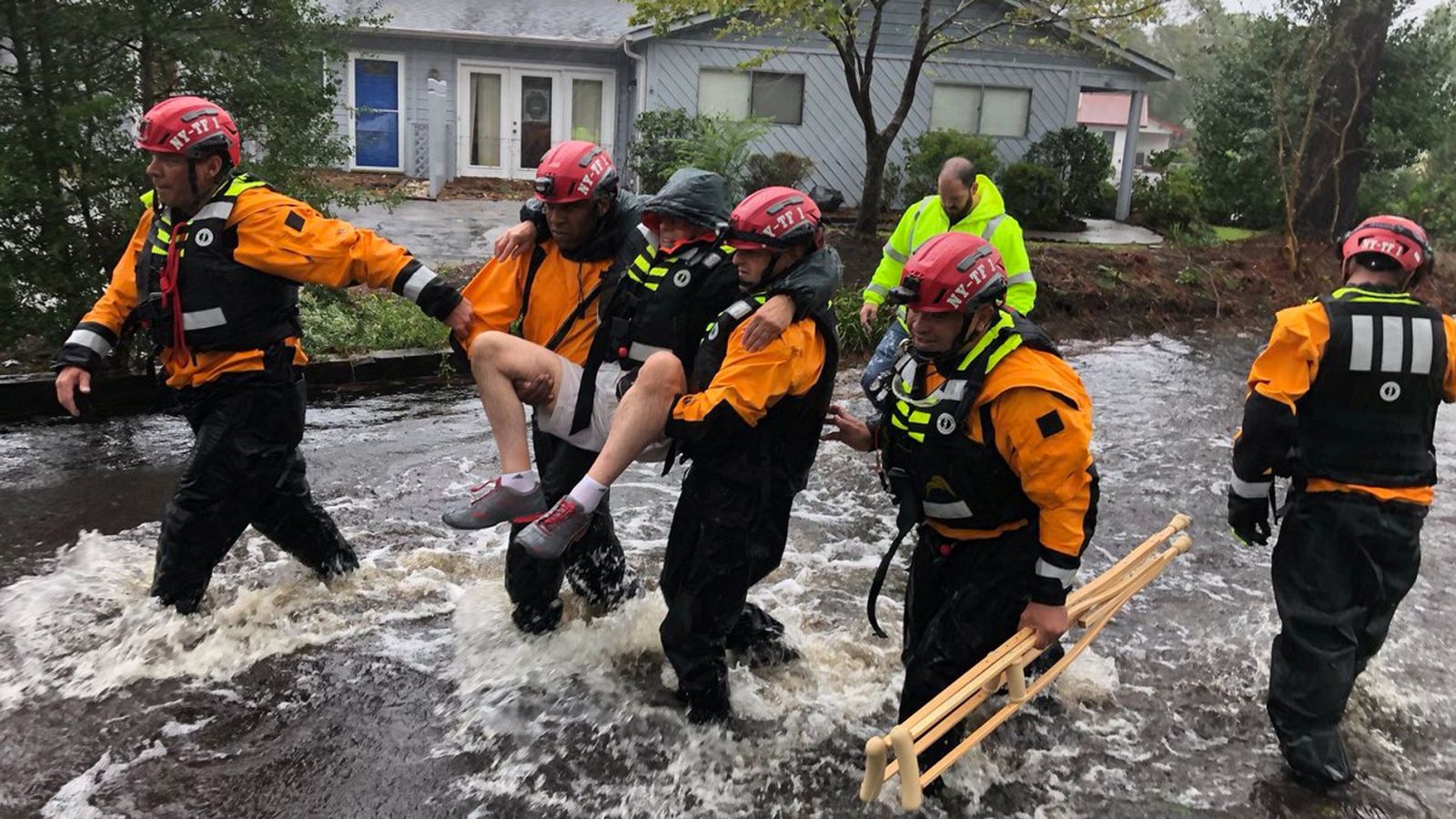 Florence toca tierra en Carolina del Norte con vientos de 150 kilómetros por hora | Ver