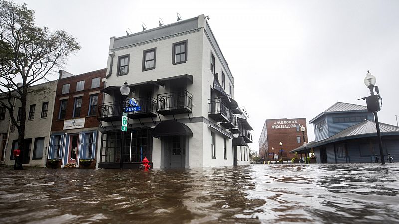 El Huracán Florence deja catastróficas inundaciones en localidades costeras de Carolina del Norte
