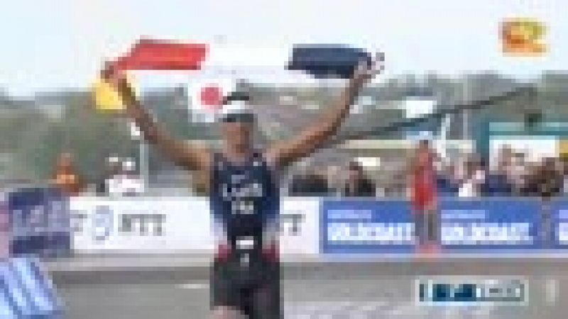 Mario Mola logra su tercer Mundial de triatlón consecutivo
