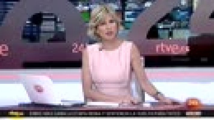 Informativo 24h - Rescatan a 60 inmigrantes de una patera semihundida en el Mar de Alborán