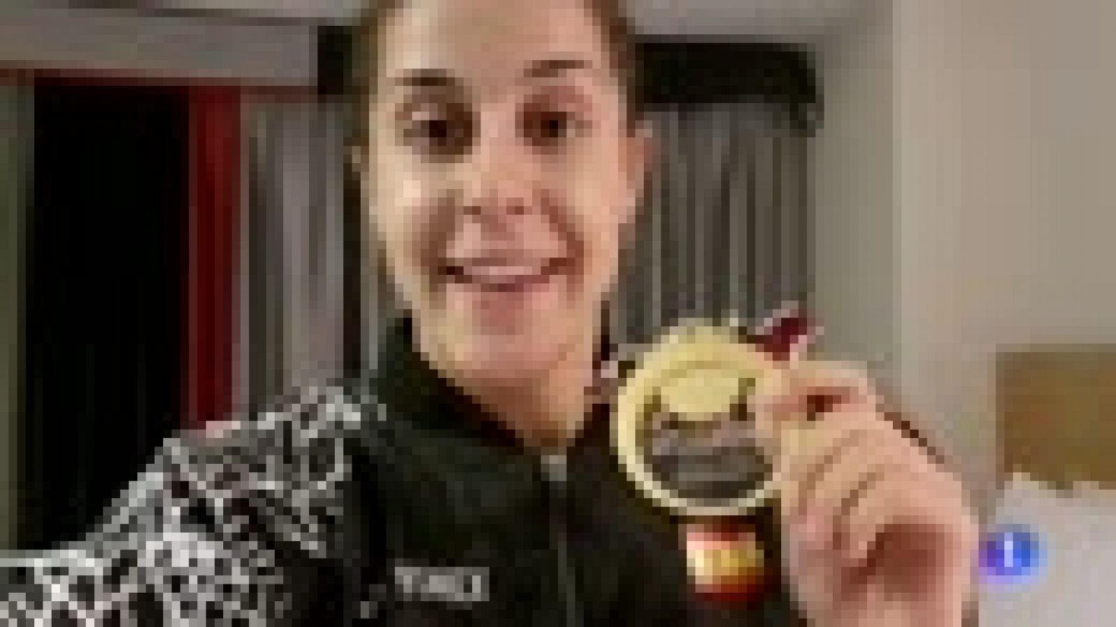 Telediario 1: Carolina Marín dedica a sus seguidores su nueva medalla  | RTVE Play
